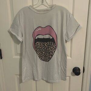 Graphic tee